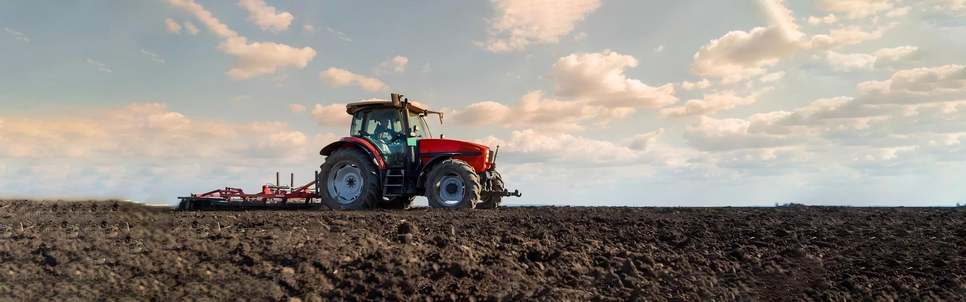 Poľnohospodársky traktor
