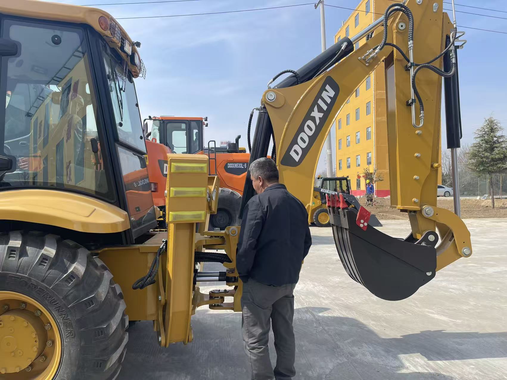 Zákazníci z Južnej Ameriky navštevujú našu továreň